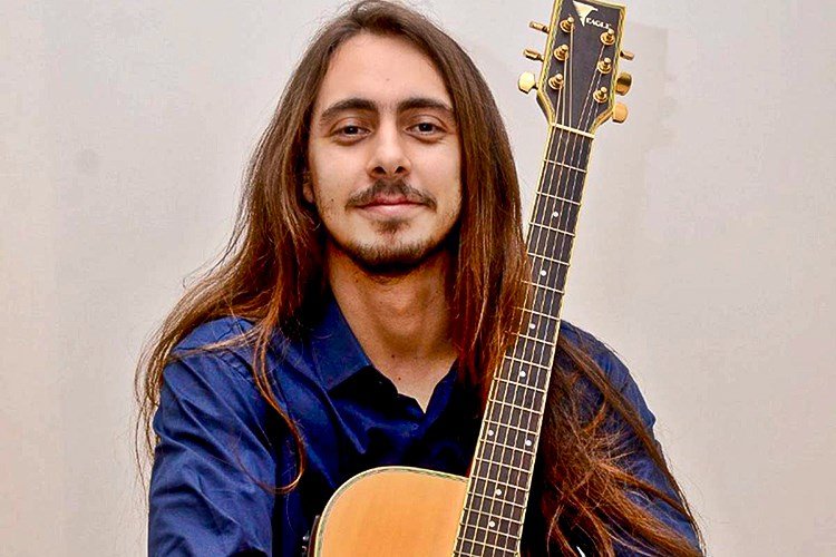 Anthony Altoé apresenta hits da música pop e do rock (Foto: Divulgação)