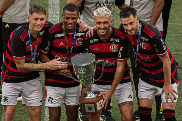 Flamengo bate Madureira no Maracanã por 3 a 0 e conquista Taça Guanabara