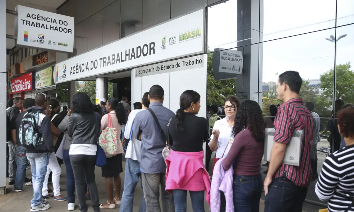 De acordo com o IBGE. o país tem hoje 8,5 milhões de pessoas desocupadas José Cruz/Agência Brasil