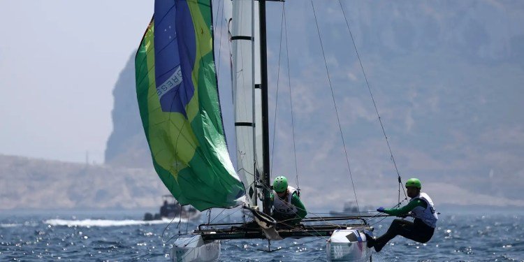 Vela: Brasil se garante nas medal races das classes Nacra e 470