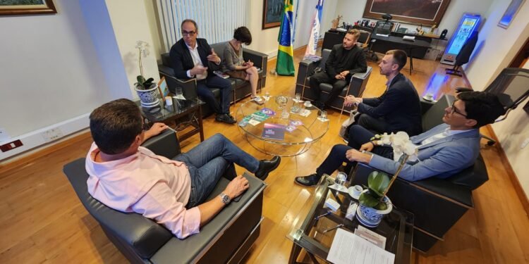 Mazinho recebe missão russa em busca oportunidades de investimentos no ES