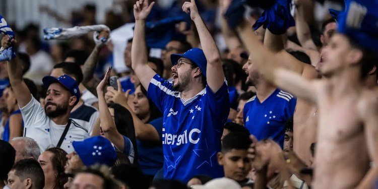 Cruzeiro lamenta morte de torcedor em emboscada