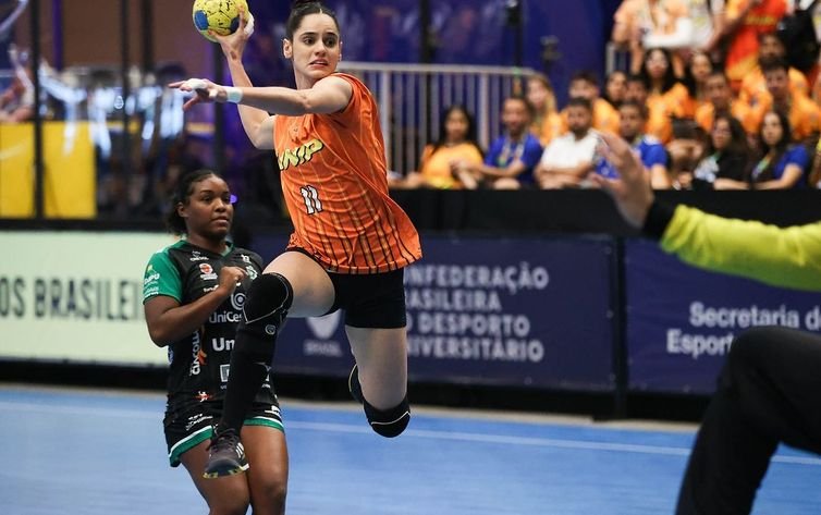 Reprodução Instagram/Atlética Unip Handebol feminino do Unip-SP é bicampeão do JUBs 2024