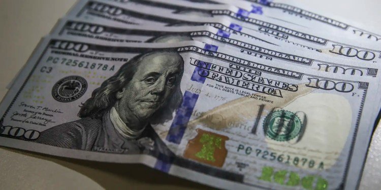 Dólar cai para R$ 6,04 em dia de posse de Trump