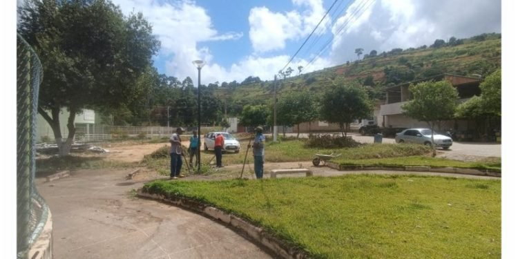 Mutirão de limpeza aconteceu neste final de semana em todo o município