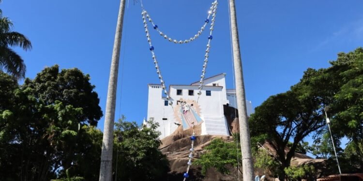 Festa da Penha: terço gigante em construção