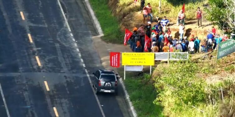 Grupo paralelo ao MST invade área de empresa em Conceição da Barra