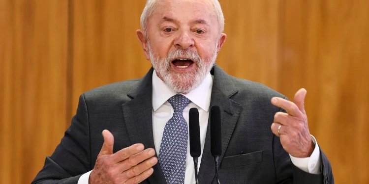 Com crise de labirintite, Lula faz exames em hospital em Brasília
