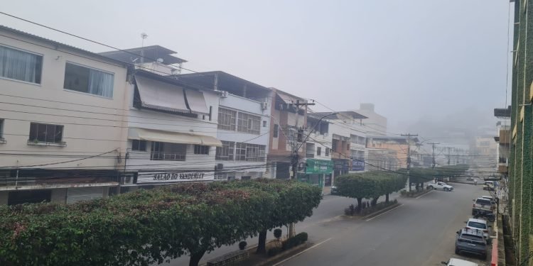 Barra de São Francisco tem madrugada fria com registro de 14,5 graus Barra de São Francisco tem madrugada fria com registro de 14,5 graus