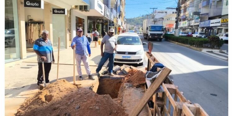Obras da Calçada Cidadã são retomadas em Barra de São Francisco