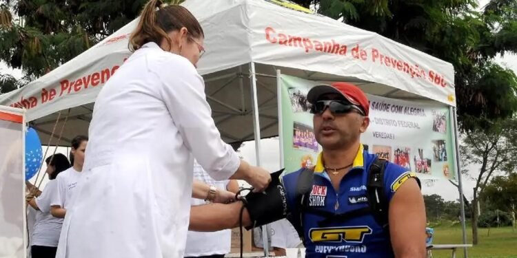 Controlar o colesterol desde a juventude garante envelhecimento saudável, diz especialista Controlar o colesterol desde a juventude garante envelhecimento saudável, diz especialista