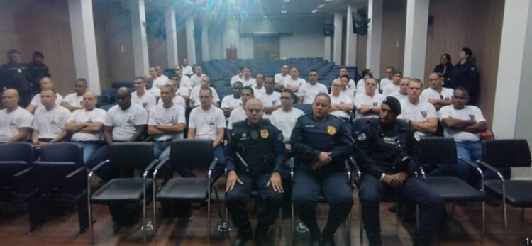 Novos guardas municipais de Barra de São Francisco iniciam de curso de formação Novos guardas municipais de Barra de São Francisco iniciam de curso de formação