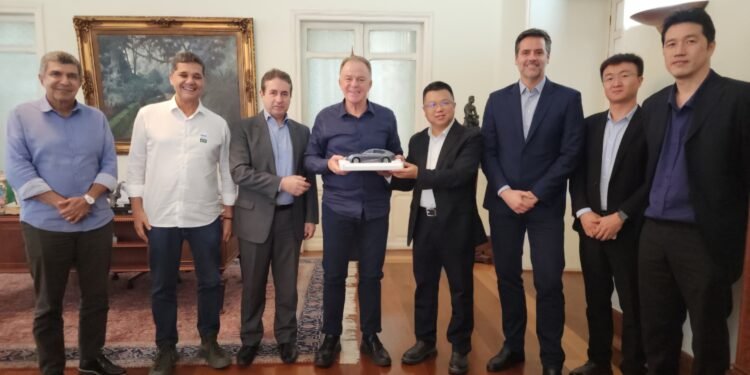 Chineses estudam construir fábrica no Norte do ES Chineses estudam construir fábrica no Norte do ES