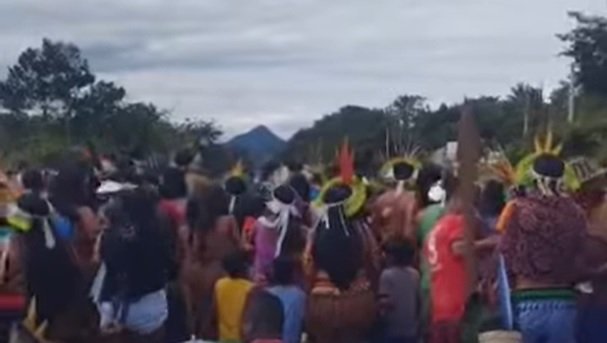 BR 101 continua interditada por indígenas no Sul da Bahia