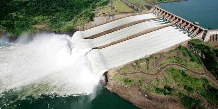 EUA usam ONGs paraguaias para tirar energia de Itaipu do Brasil