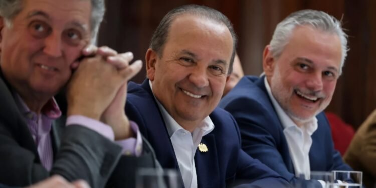 Governadores do Sul do Pais se unem por ferrovia para Centro-Oeste