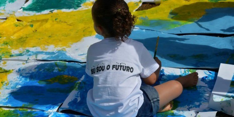 Hoje é Dia: combate ao tráfico de pessoas e primeira infância em foco Hoje é Dia: combate ao tráfico de pessoas e primeira infância em foco