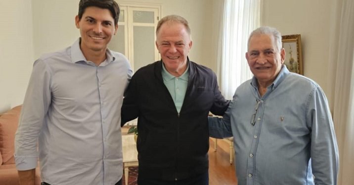 Prefeito de Barra de São Francisco, Enivaldo dos Anjos se licencia e anuncia renúncia para disputar o Senado