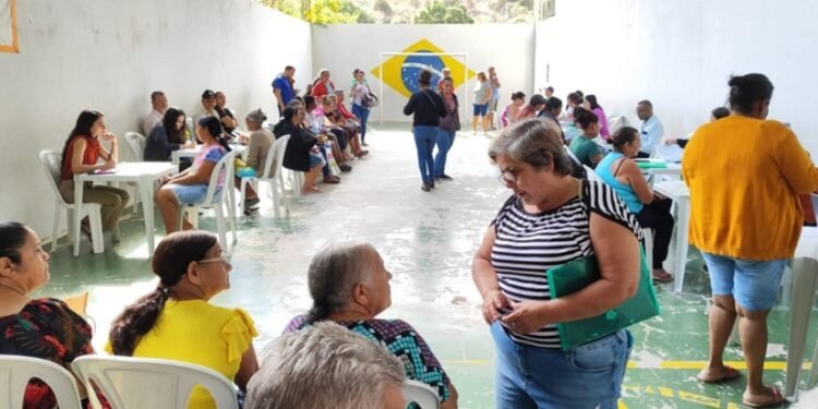 Cadastro Único Itinerante leva atendimentos a mais de 230 moradores em Vila Paulista, em Barra de São Francisco Cadastro Único Itinerante leva atendimentos a mais de 230 moradores em Vila Paulista, em Barra de São Francisco