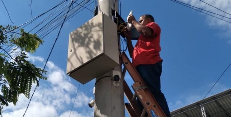 Câmeras de videomonitoramento do Centro de Barra de São Francisco passam por manutenção Câmeras de videomonitoramento do Centro de Barra de São Francisco passam por manutenção