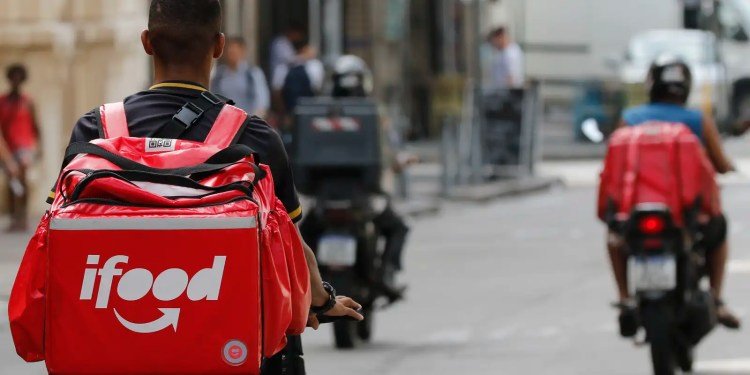 iFood e startup que aluga motos anunciam desconto para entregadores