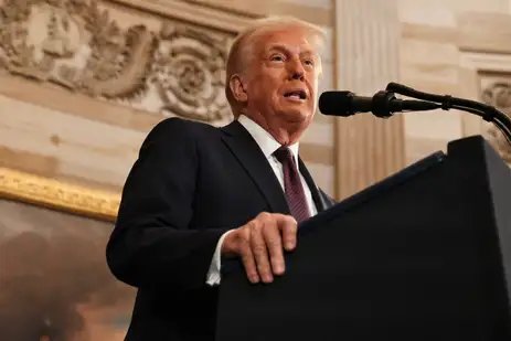 WASHINGTON, DC - JANUARY 20: U.S. President Donald Trump speaks during inauguration ceremonies in the Rotunda of the U.S. Capitol on January 20, 2025 in Washington, DC. Donald Trump takes office for his second term as the 47th president of the United States. Reuters/Chip Somodevilla/Proibida reprodução