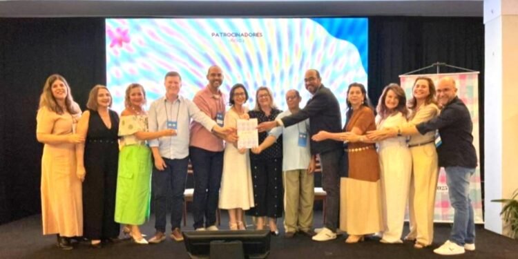 Representantes da Secretaria Municipal de Educação de Barra de São Francisco participam de seminário sobre educação infantil em Guarapari