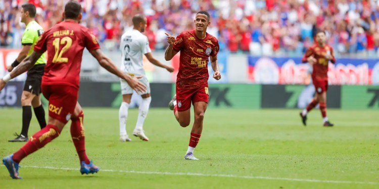 Bahia derrota Santos e ganha força na luta por vaga na Libertadores