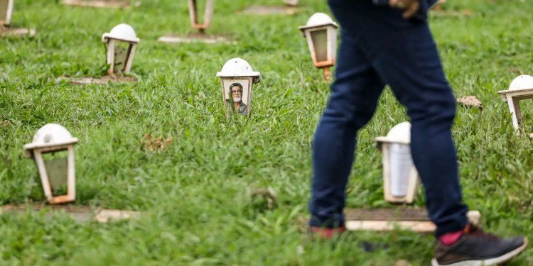 Brasileiros não resgatam de R$ 10 mil a R$ 50 mil de parentes mortos Brasileiros não resgatam de R$ 10 mil a R$ 50 mil de parentes mortos