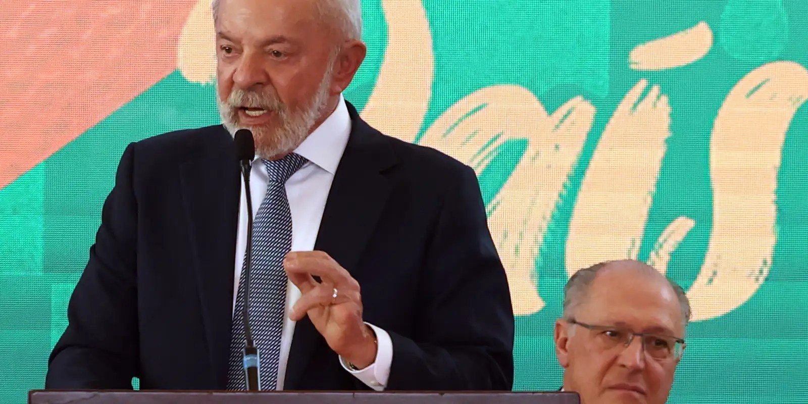 Governo anuncia R$ 30 bi em crédito para setores afetados por tarifaço Governo anuncia R$ 30 bi em crédito para setores afetados por tarifaço