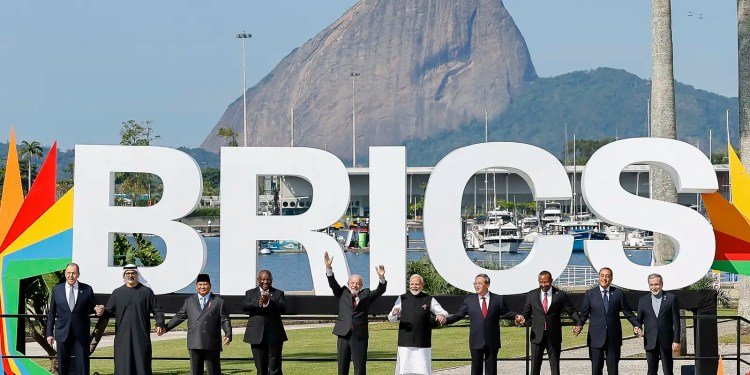 Lula diz que não recuou da ideia de moeda própria do Brics Lula diz que não recuou da ideia de moeda própria do Brics