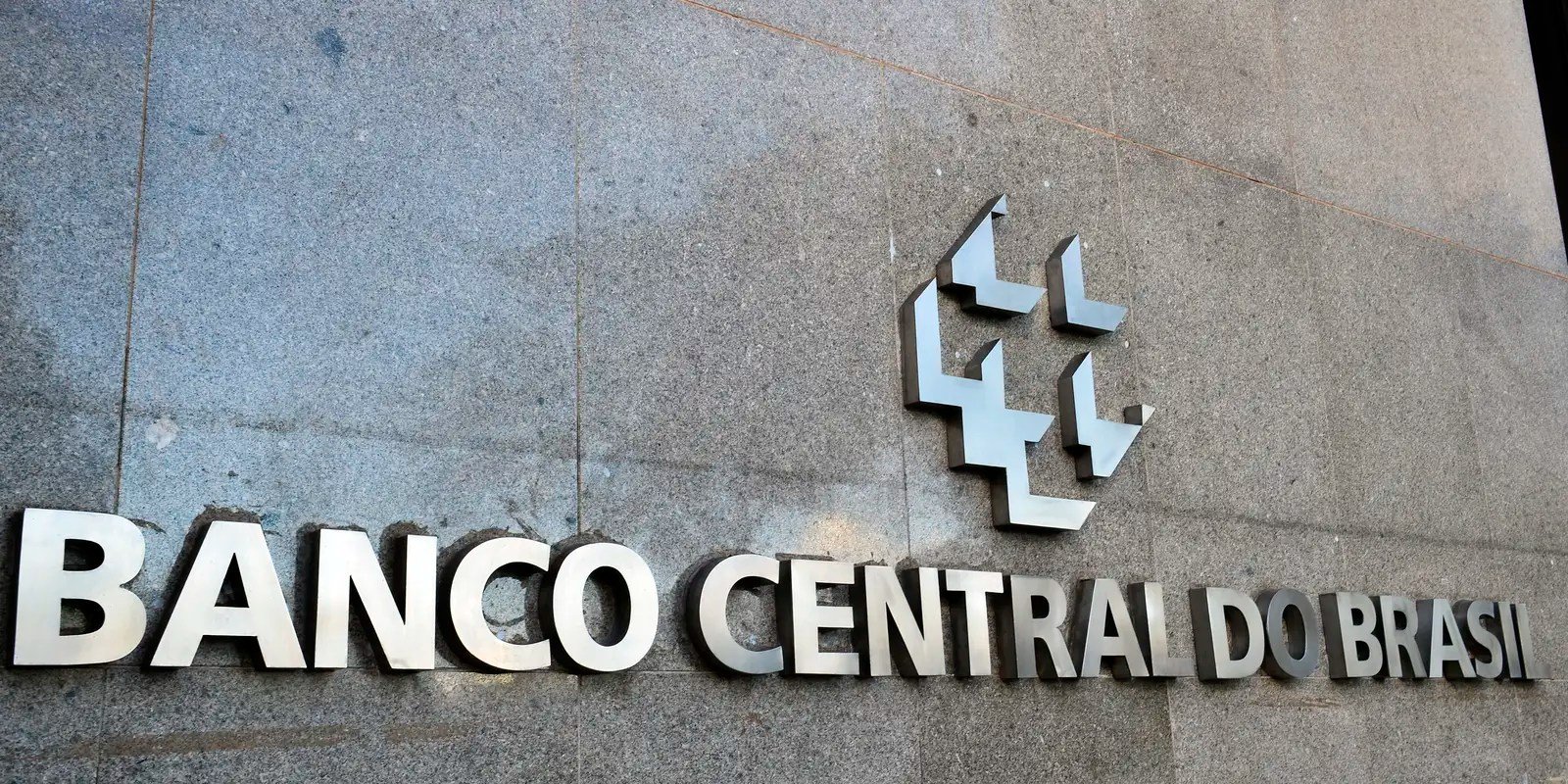 Mercado financeiro reduz previsão da inflação para 4,95% Mercado financeiro reduz previsão da inflação para 4,95%