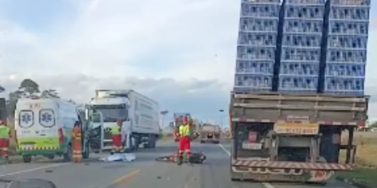 Motociclista morre em colisão na BR 101, em Linhares