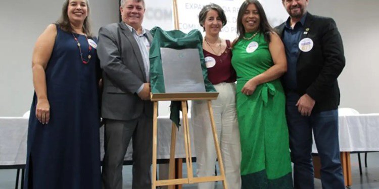 Parceria entre EBC e UFES retoma Rádio FM em Vitória Parceria entre EBC e UFES retoma Rádio FM em Vitória