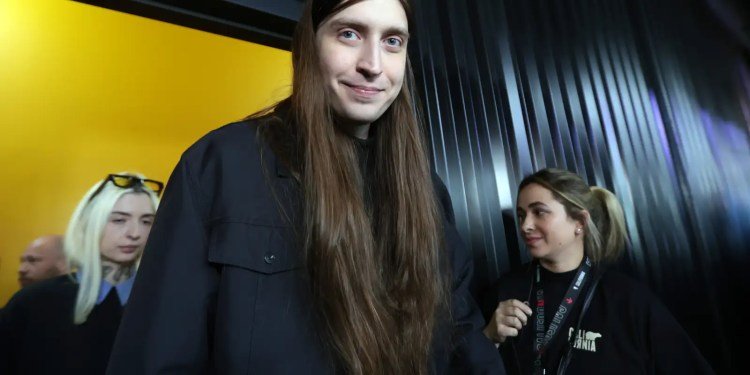 Polícia prende, em Olinda, suspeito de ameaçar influenciador Felca