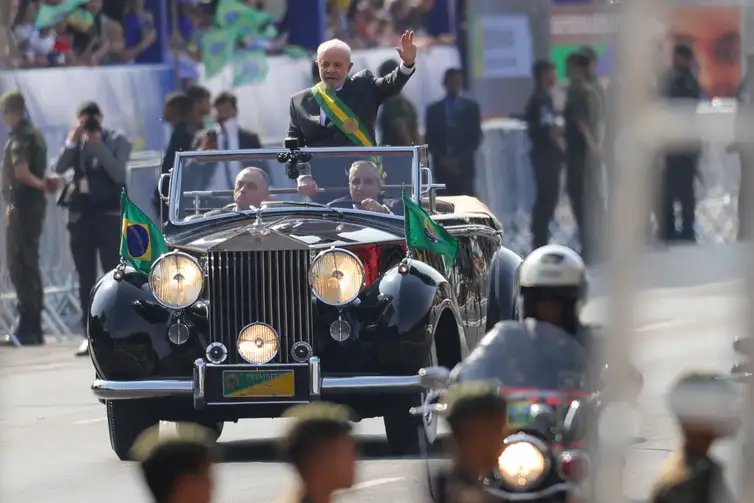 Brasília, DF 07/09/2024 Presidente Luiz Inácio Lula da Silva acompanhado de diversos ministros e autoridades, participa do desfile de 7 de setembro na Esplanada dos Ministérios Foto: Fabio Rodrigues-Pozzebom