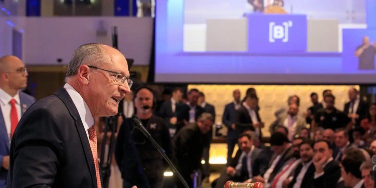 "Indulto é golpismo de marcha ré", diz Alckmin em São Paulo