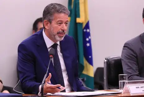 Brasília (DF), 16/07/2025 - A comissão especial da Câmara dos Deputados criada para analisar o projeto que altera a legislação do Imposto de Renda (PL 1087/25), durante reunião que votou o parecer do relator, deputado Arthur Lira (PP-AL). Foto: Lula Marques/Agência Brasil