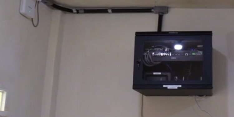 Quatro escolas de Barra de São Francisco passam a ter internet de alta velocidade