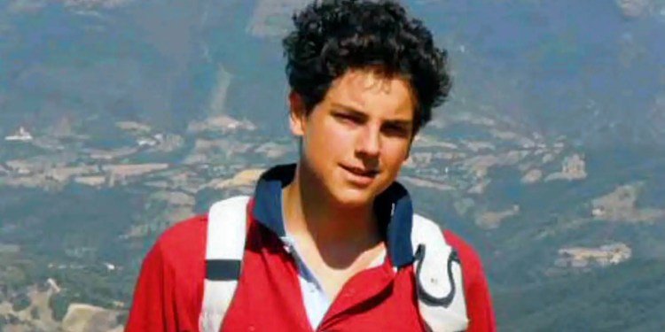 Canonização do 1º santo millennial ocorre neste domingo no Vaticano