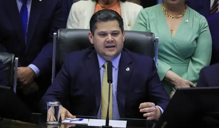 Brasília (DF), 09/09//2025 - Sessão do Congresso para promulgar a emenda constitucional (PC 136/2025) que estabelece novos limites e prazos para o pagamento de precatórios. Foto: Lula Marques/Agência Brasil