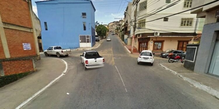 Idoso de 81 anos morre após cair de casa enquanto tentava consertar cano em Colatina Idoso de 81 anos morre após cair de casa enquanto tentava consertar cano em Colatina