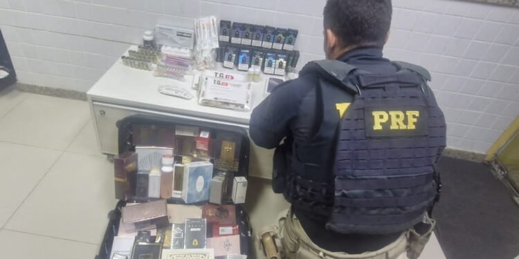 Mulher de Colatina presa em onibus pela PRF; saiba por que Mulher de Colatina presa em onibus pela PRF; saiba por que