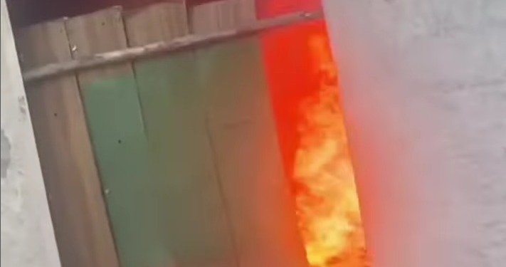 Mulher morre carbonizada dentro da própria casa durante incêndio em São Mateus