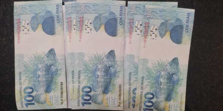 PF prende homem e apreende dinheiro falso no Caparaó PF prende homem e apreende dinheiro falso no Caparaó