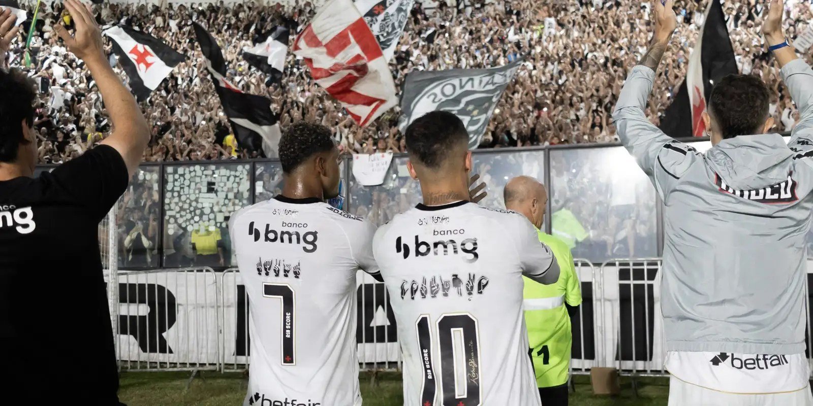 Vasco derruba o Cruzeiro e engata segunda vitória consecutiva