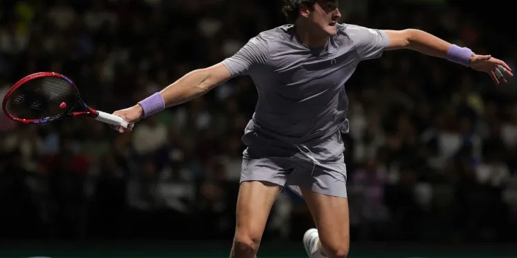 João Fonseca vence Shapovalov na estreia do Masters 1000 de Paris João Fonseca vence Shapovalov na estreia do Masters 1000 de Paris