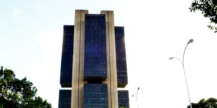 Banco Central passa a bloquear chaves Pix usadas em golpes e fraudes