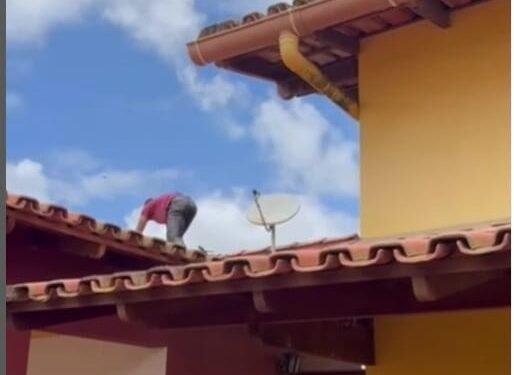 Homem em surto é contido pela PM após pular sobre telhados de casas em São Mateus