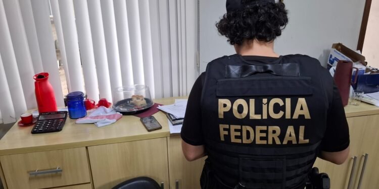 Policial rodoviário federal é afastado por corrupção